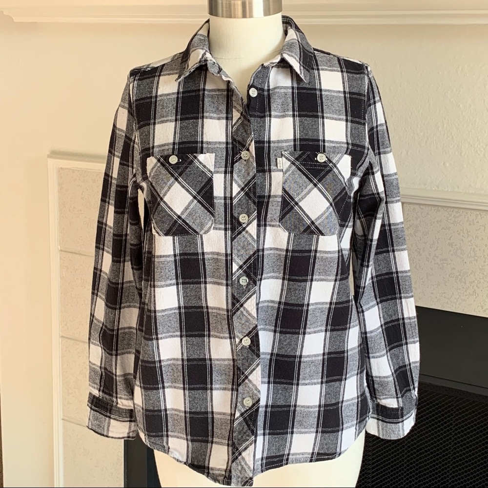 Levi’s Black and White Button-Down Flannel Shirt